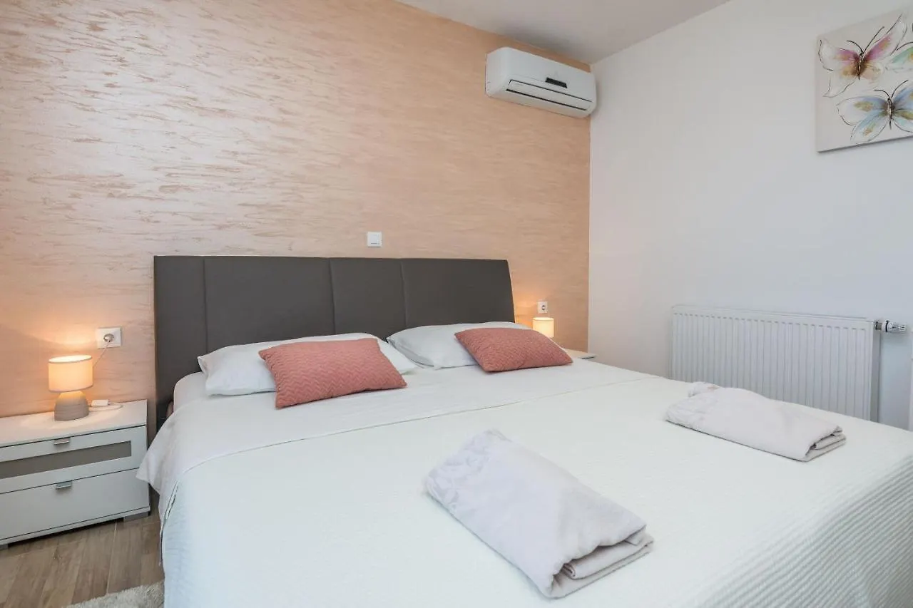 Villa M&M Zadarvillas Vrana  0*, Vrana (Zadar)
