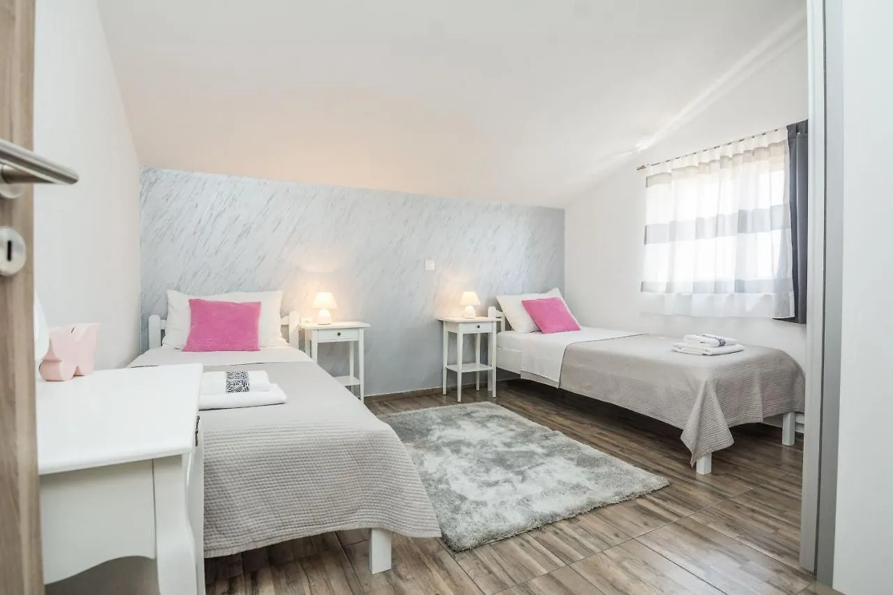 Villa M&M Vrana  Vrana (Zadar)